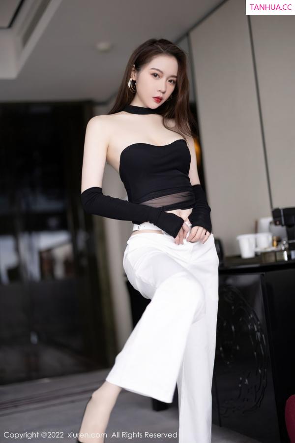 梦心玥  [XiuRen]高清写真图 2022.08.24 No.5487 梦心玥第30张图片